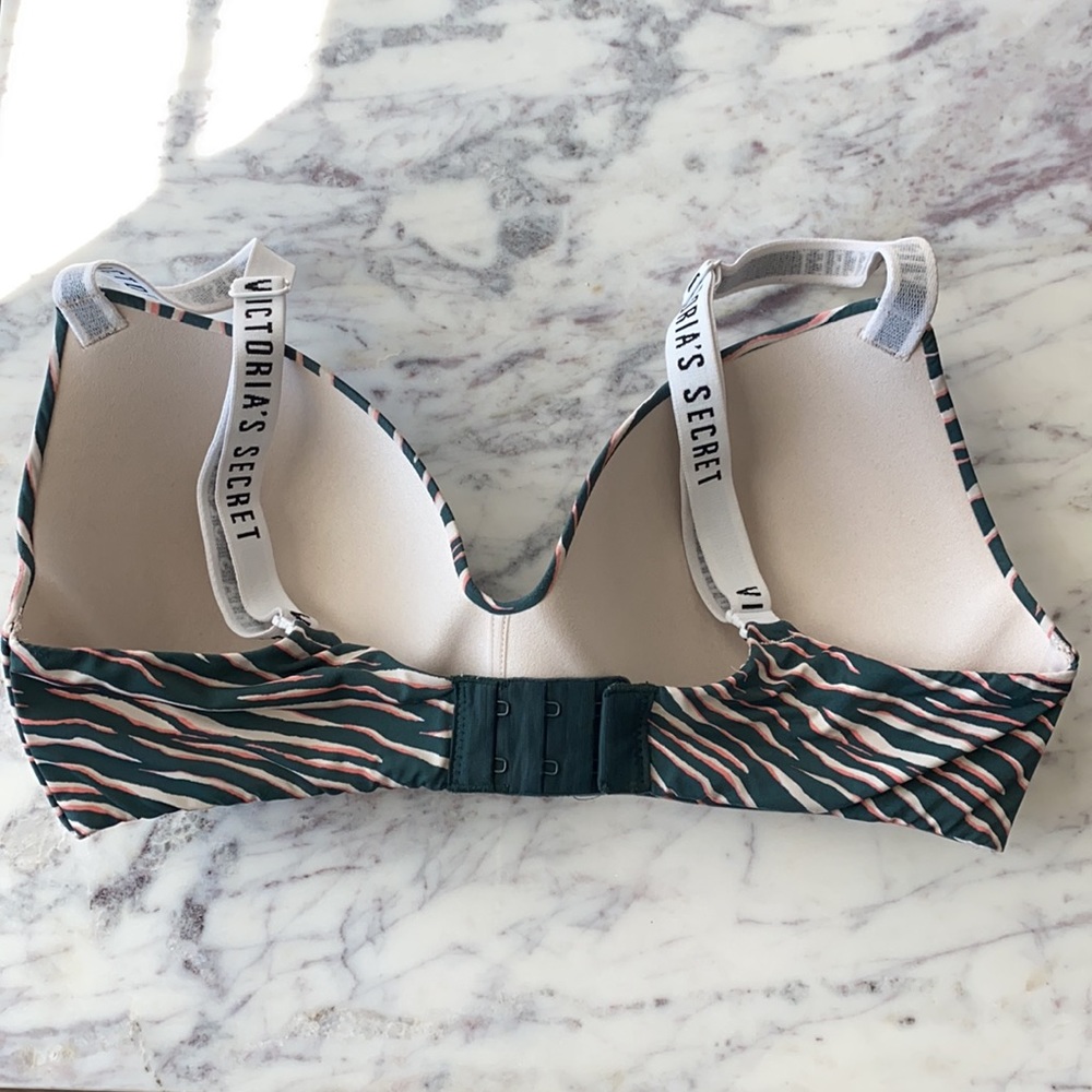 VS BRA - Picture 2 of 2